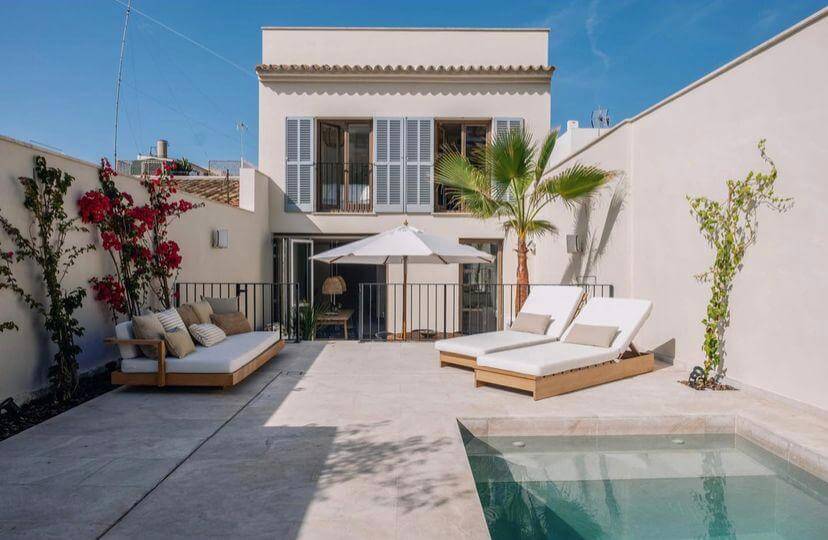 RENOVATED TOWNHOUSE WITH A LARGE PRIVATE TERRACE AND POOL FOR SALE IN SON ESPANYOLET
