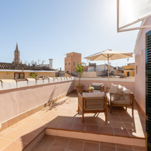 Luxury Penthouse in Old Town Featuring Two Terraces and Private Elevator Access