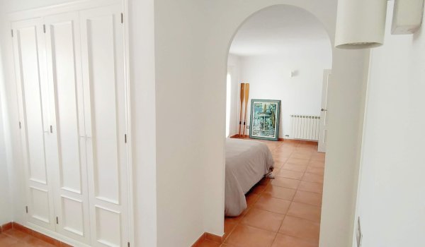 ACCESO VESTIDOR