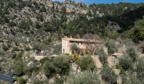 authentic-tramuntana-retreat-with-holiday-license-for-sale-biniarraitx.6_l