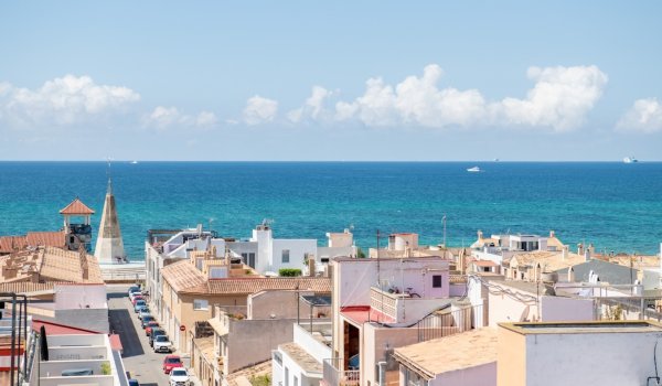 bright-penthouse-with-spacious-terrace-by-the-sea-for-sale-molinar.2_l