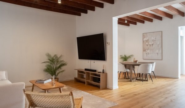 duplex-penthouse-full-of-character-with-two-terraces-in-santa-catalina-palma.30_l