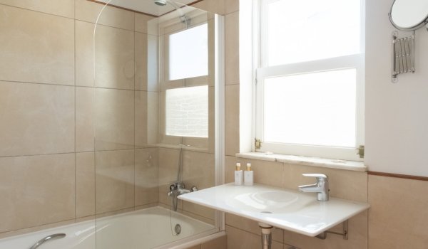 duplex-penthouse-full-of-character-with-two-terraces-in-santa-catalina-palma.35_l