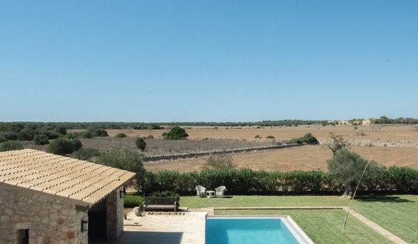 mediterranean-natural-stone-finca-with-a-large-swimming-pool-for-sale-in-es-llombards-santanyi.28_l