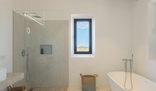 mediterranean-natural-stone-finca-with-a-large-swimming-pool-for-sale-in-es-llombards-santanyi.32_l