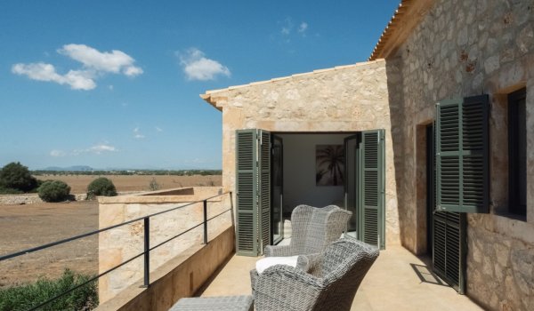 mediterranean-natural-stone-finca-with-a-large-swimming-pool-for-sale-in-es-llombards-santanyi.36_l