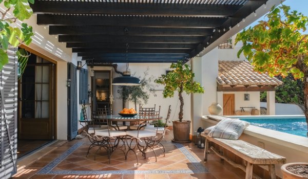 mediterrean-home-with-poo-garden-and-sea-view-in-genova-for-sale-palma.2_l
