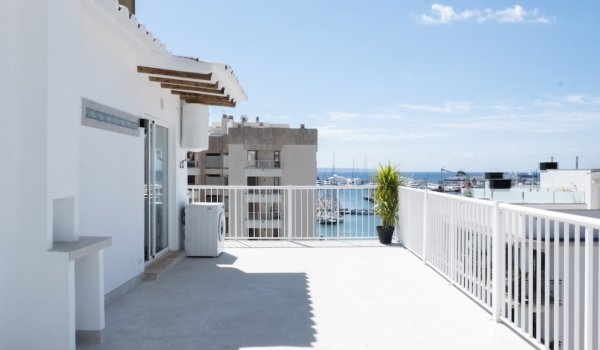 sun-filled-penthouse-with-spectacular-terrace-and-sea-view-for-sale-santa-catalina.16_l