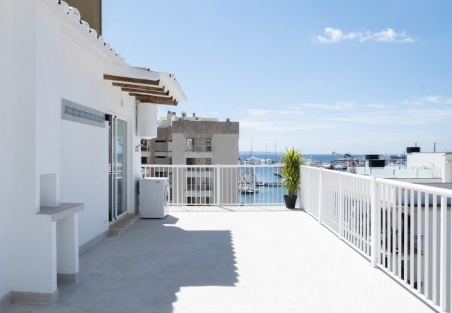 sun-filled-penthouse-with-spectacular-terrace-and-sea-view-for-sale-santa-catalina.16_l