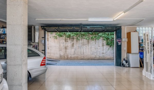 unique-large-house-with-private-garden-and-pool-for-sale-in-palma.3_l