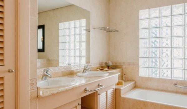 unique-large-house-with-private-garden-and-pool-for-sale-in-palma.7_l